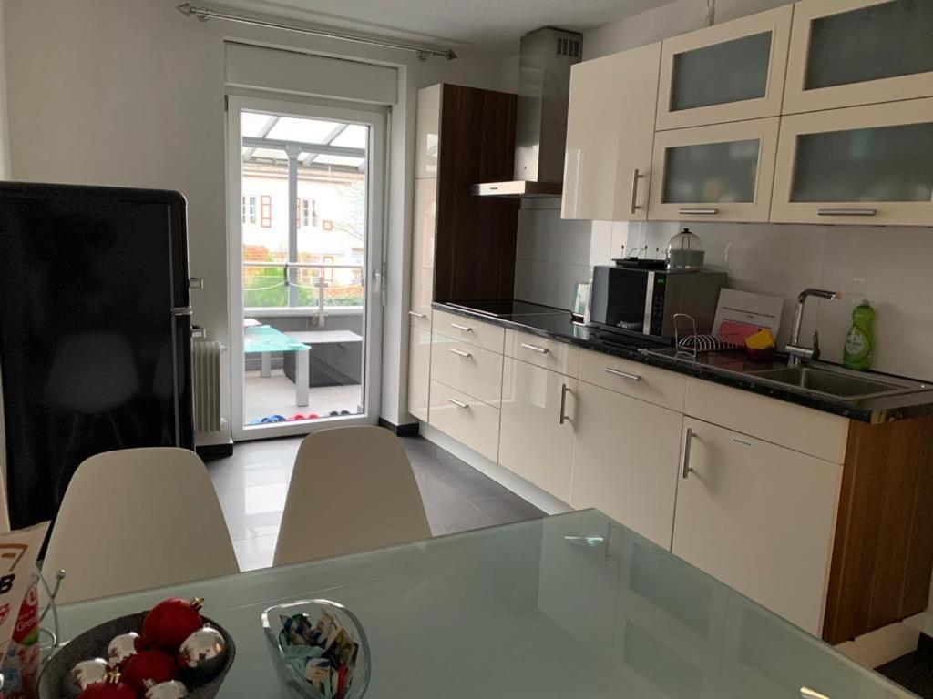 Guenstige Zimmer-Unterkunft Zimmer Mit Gemeinschaftsbad Лёррах Экстерьер фото