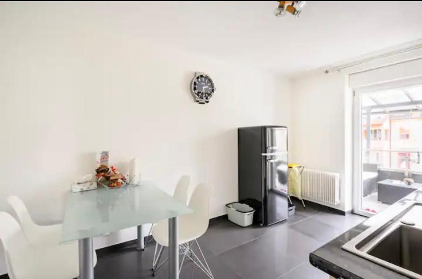 Guenstige Zimmer-Unterkunft Zimmer Mit Gemeinschaftsbad Лёррах Экстерьер фото