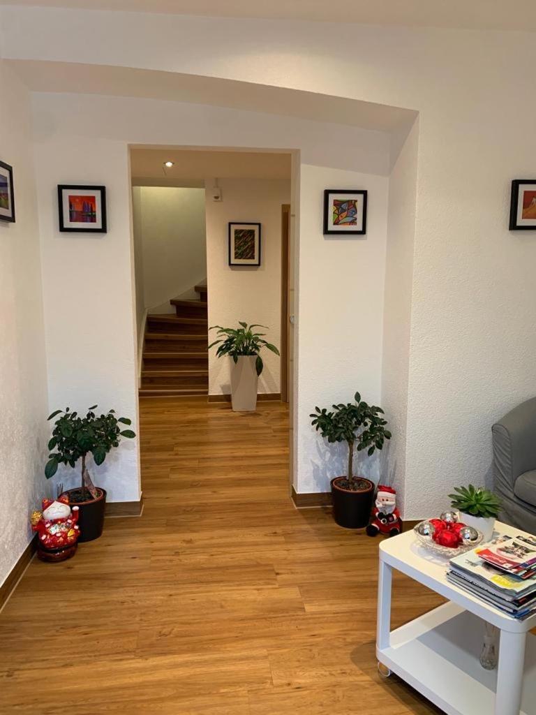 Guenstige Zimmer-Unterkunft Zimmer Mit Gemeinschaftsbad Лёррах Экстерьер фото
